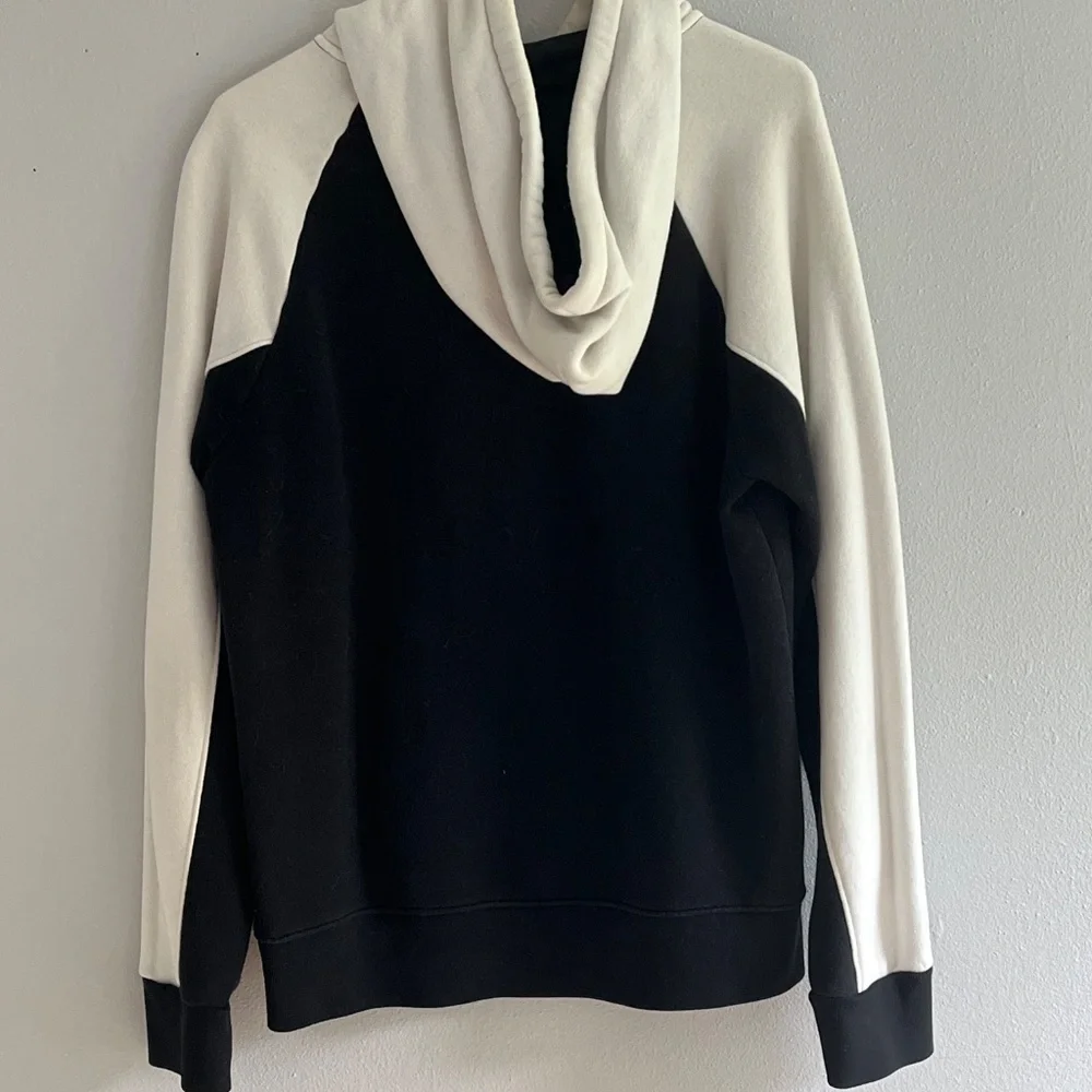 Hollister men’s hoodie size M - Picture 2 of 3